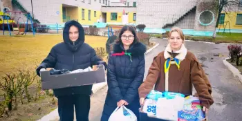 Школа приняла участие в районной благотворительной акции "Тепло для всех"