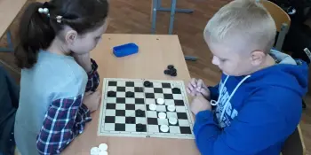 Шашечный турнир среди четвероклассников