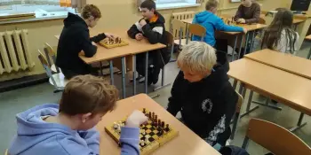 Шахматное первенство: триумф стратегии и воли к победе!